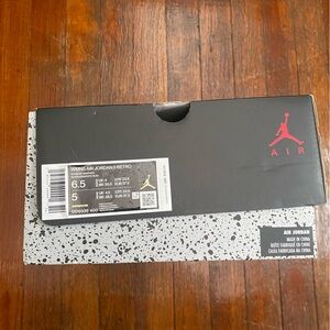 Brand new! Women’s air Jordan 5 retro